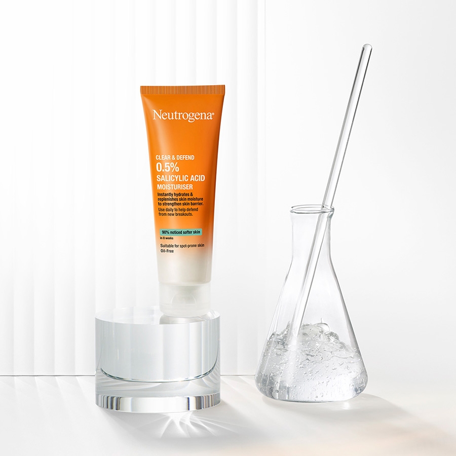 Neutrogena Clear & Defend 0.5% Salicylic Acid Moisturiser-50ml thumbnail 3