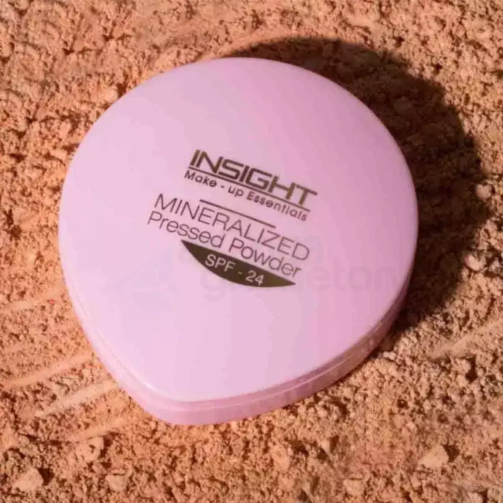Insight Mineralized Pressed Powder SPF 24-MNY35