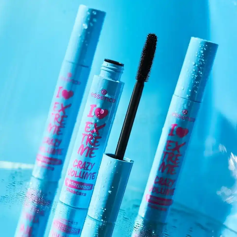 Essence I Love Extreme Crazy Volume Mascara-Sky Blue thumbnail 3